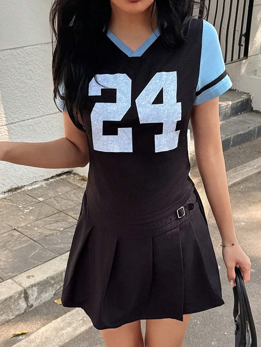 SHEIN Explorewe Set de 2 piezas para adolescentes: Camiseta con estampado gráfico de 24 en contraste de color + Falda corta negra sencilla para el verano - Negro - Ver 1