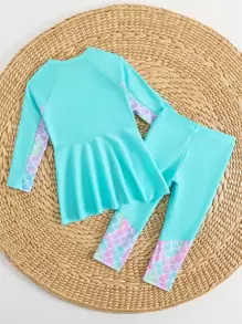 SHEIN 2pcs Baby Girls Cute Fish Scale Pattern Long Sleeve Rash Guard & Pants Swimsuit Set - Green - View 2