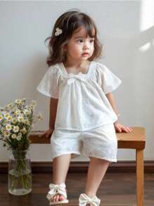 SHEIN Baby Girl Cute Embroidered Bow Short Sleeve Top And Shorts Suit, Versatile Summer Set