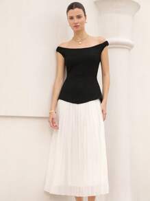 Aveloria Rosie Off-Shoulder Colorblock Pleated Dress For Women Elegant Fashionable Style For Summer - Black and White - View 3