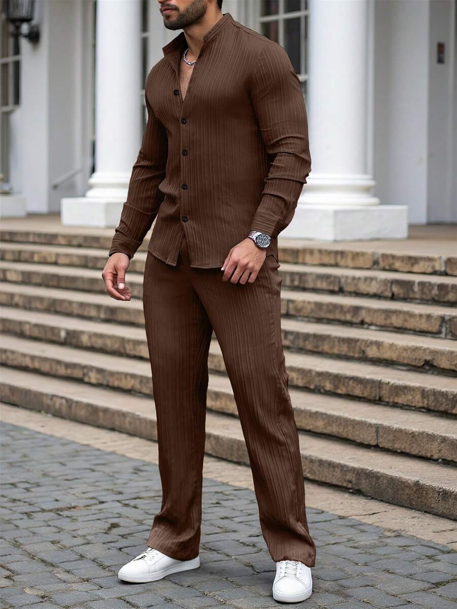 Manfinity Homme Conjunto de camisa de manga larga y pantalones largos para hombre, minimalista y de moda, adecuado para el verano, conjunto de dos piezas para hombre, ropa de otoño - Café integral - Ver 1