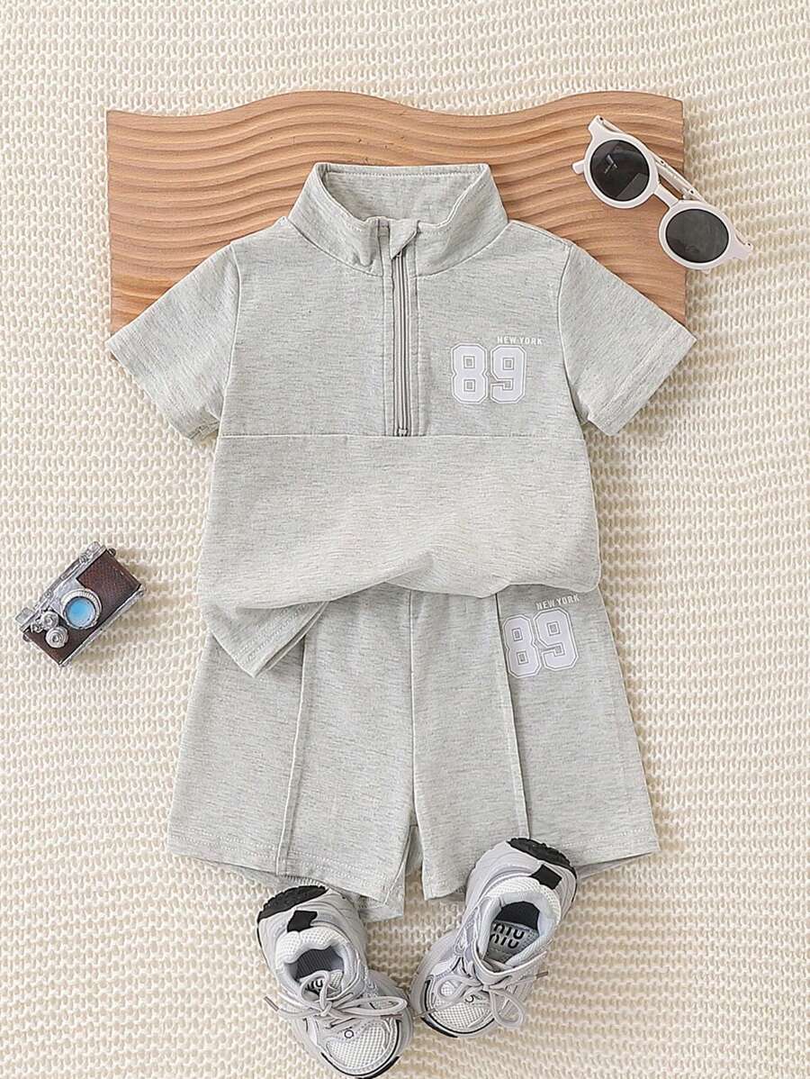 SHEIN 2 Stücke/Set Kleinkind Jungen Lässig Buchstaben-Muster Weiche Strick-Polokragen Kurzarm-Top und Shorts Set, geeignet für Frühling/Sommer, für Outdoor & Alltagstragen