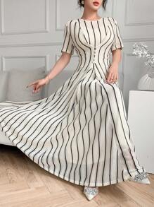 Feyla Vestido feminino elegante com listras e cintura franzida, adequado para deslocamento diário - Preto e Branco - Ver 3