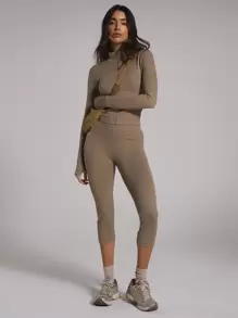 Musera Sport Seamless Sculpt High Rise Ribbed Capri Leggings Sport Active Workout Gym ,Padel, Tennis, Pickleball Gym Fitness - Brown - View 1