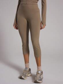 Musera Sport Seamless Sculpt High Rise Ribbed Capri Leggings Sport Active Workout Gym ,Padel, Tennis, Pickleball Gym Fitness - Brown - View 2