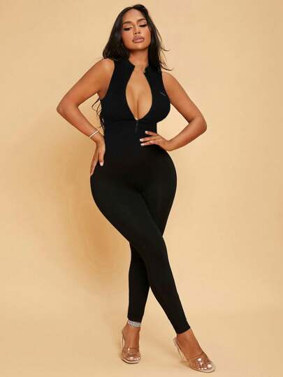 SHEIN SXY 大码女式春夏性感基本款紧身长袖 V 领拉链连体裤，适合运动、健身、购物、街头服饰、外出，易于搭配且看起来修身，凸显身材，秋装