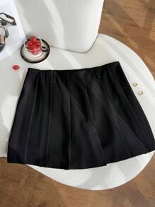 SHEIN Privé Plus Size Women's Comfortable Casual Elegant Commuting Basic Versatile High-End Pleated Elastic Waist Shorts, Suitable For Spring/Summer Office Wear - Black - View 11