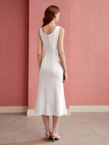 MOTF PREMIUM VÁY BẦU CỔ THÊU HOA HỒNG HÌNH NÀNG TIÊN CÁ - trắng - Xem 8