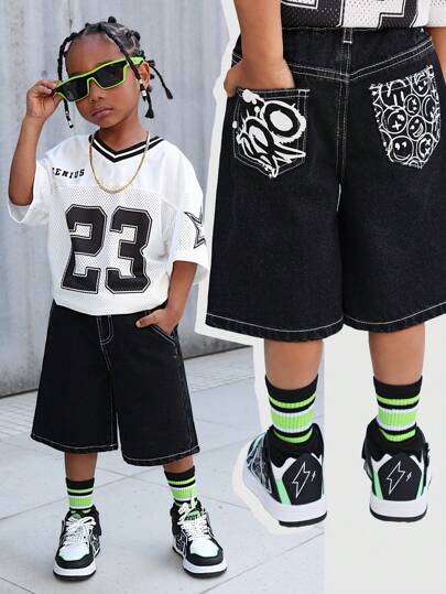 SHEIN Ung pojke Sommargatan Cool Vit Graffiti Mönstrad Lös Passform Baggy Svarta Bermudajeansshorts, Vår/Sommar Streetwear Vårlov