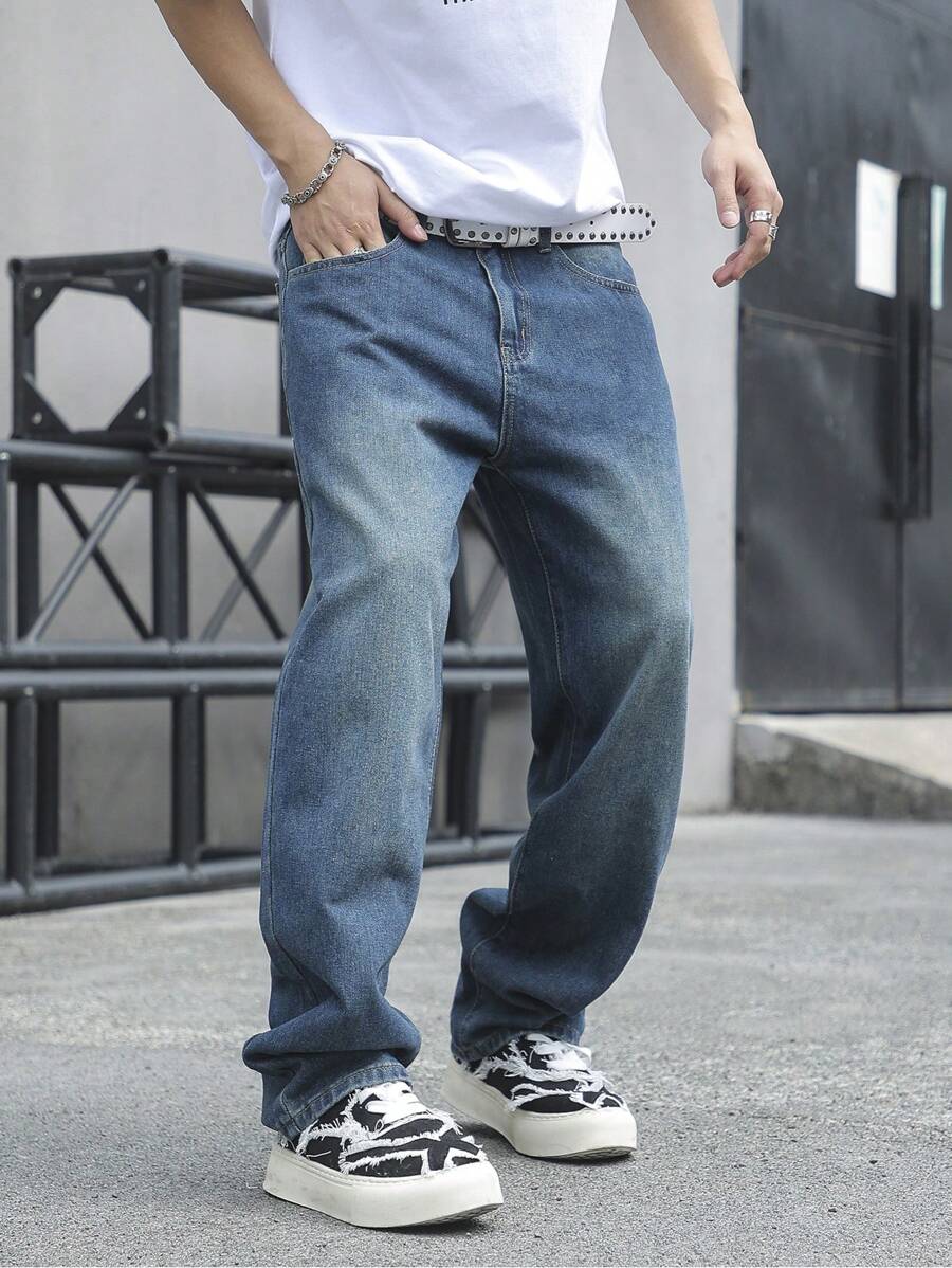 Manfinity Hypemode Men Casual Slant Pocket Straight Leg Jeans - Medium Wash - View 1