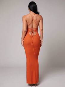 Silquee 女士纯橙色钩针镂空交叉后背弹力紧身长裙，适合海滩度假、女生夜生活、街头装扮、春假、泳池派对、欧洲度假、比基尼罩衫 - 亮橙色 - 查看 1