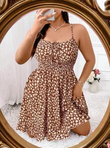 Sunnyshic Vestito elegante e affascinante con bretelle a spaghetti, schiena scoperta, arricciature e fantasie floreali ditsy, adatto per Natale, vacanze e abbigliamento da spiaggia per donne in taglie comode