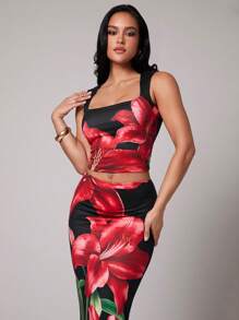 Silquee Ensemble camisole col V + jupe crayon taille basse moulante pour femmes, imprimé floral, ensemble ajusté et extensible, convient pour les vacances de printemps/été, la plage, les couvre-maillots de bain, les sorties du soir, les réunions entre amies, les fêtes de plage, les fêtes de piscine, les tenues de vacances, les fêtes dans la nature, les retraites en cabane, la Saint-Valentin romantique et les sorties en amoureux, deux-pièces, encolure asymétrique