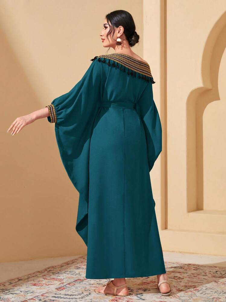 A&M Modely فستان مساء طويل متواضع مزود بأكمام خفاف...