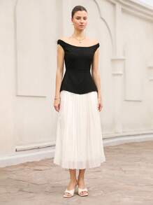 Aveloria Rosie Off-Shoulder Colorblock Pleated Dress For Women Elegant Fashionable Style For Summer - Black and White - View 6