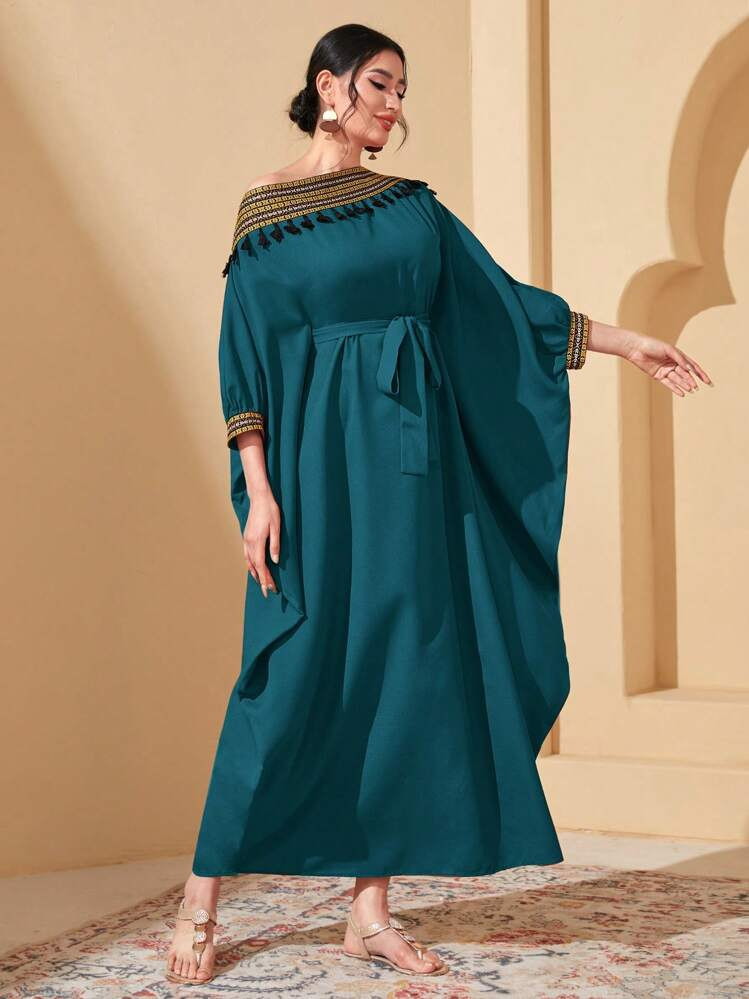 A&M Modely فستان مساء طويل متواضع مزود بأكمام خفاف...