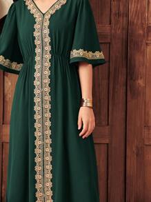 SHEIN Leap Crew 少女 V 领收腰中长修身短袖连衣裙