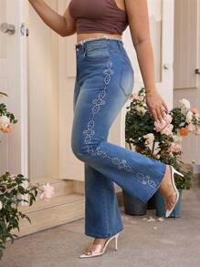 SHEIN Essnce Große Größen einfache Mode Jeans, geeignet für den Sommer - Blau - Übersicht 4