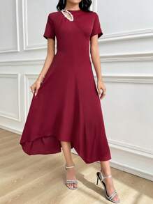 Modelyn Women's Regular Round Neck Wavy Pearl Embellished Burgundy Short Sleeve Mid-Length Dress