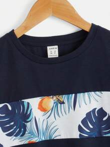 SHEIN Tween Boys' Summer Casual Tropical Print Knit Short Sleeve Round Neck T-Shirt - Navy Blue - View 4