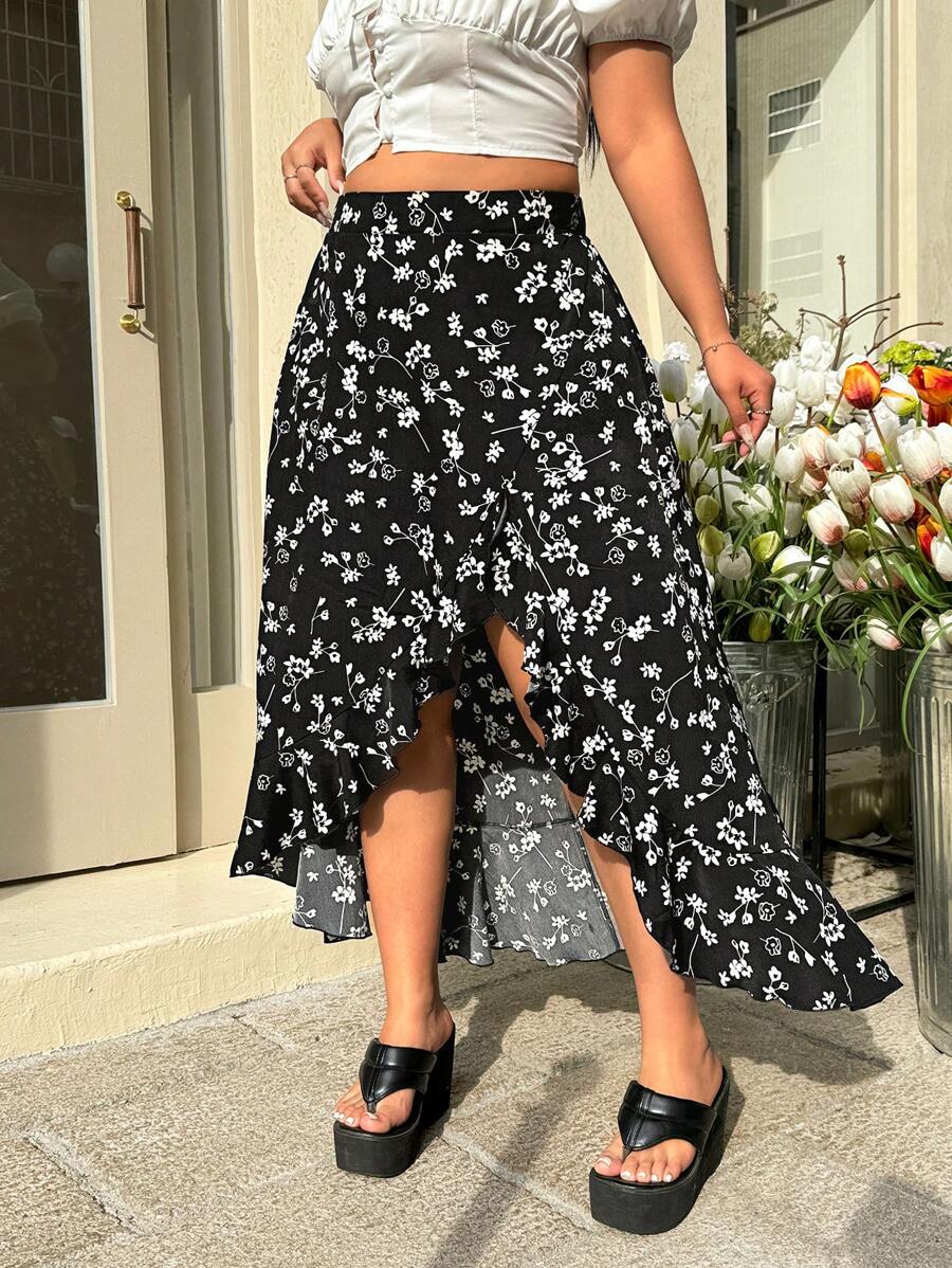 SHEIN EZwear Plus Size Women Ditsy Floral Ruffle Hem Skirt - Black - View 1