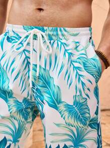 Manfinity VCAY Men's Woven Casual Loose Drawstring Waist Straight Leg Shorts - Green - View 2