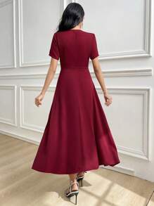 Modelyn Women's Regular Round Neck Wavy Pearl Embellished Burgundy Short Sleeve Mid-Length Dress