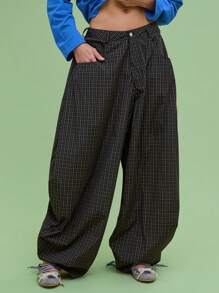 COUREZ Unisex Women Men Low Rise Baggy Barrell Fit Check Trousers Y2K Vintage - Grey - View 2