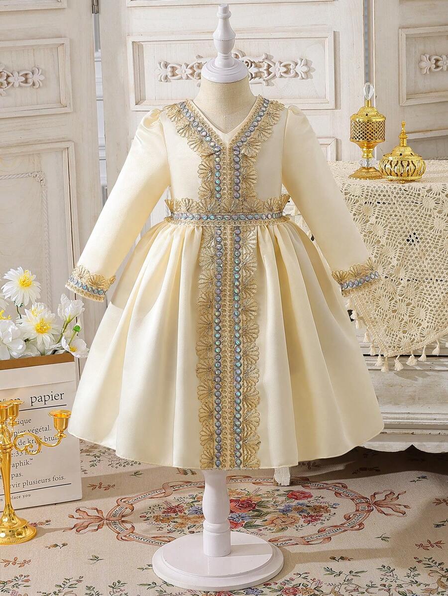 1 Stück Mädchenkleid mit eleganten langen Ärmeln, knöchellang, mit Taillengürtel und Blumen-Verzierung, aus Satin, für Frühling/Sommer