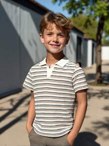 SHEIN LMoss Kids Camisa tipo polo de punto de manga corta con cuello de rayas, corte holgado para niños preadolescentes