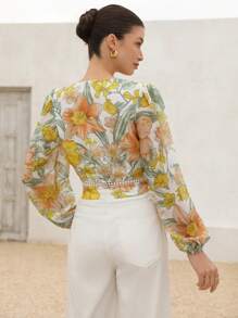 Aveloria Rosie 法式浪漫多色雪纺花卉印花 V 领荷叶边短款长袖女式衬衫波西米亚风度假时尚风格春秋季