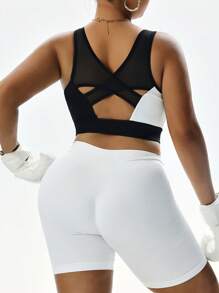 SHEIN Sport Studio Sujetador deportivo en talla grande con bloques de color, espalda descubierta y recortes