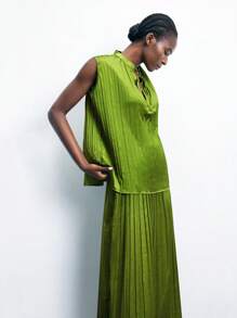 Maija Women's Green Satin Pleated Design Spring Summer Attire, Contemporary Resort Boho Chic Versatile Relaxed Fit With Slight Stretch, Loose Dolman Long Sleeve Mock Neck With Bowknot Neck Decoration, Suitable For Business Casual, Concerts, Cruises - Elegant, Sophisticated, Romantic, Effortless High-End Look - Green - View 7