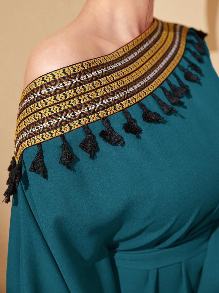 A&M Modely فستان مساء طويل متواضع مزود بأكمام خفاف...