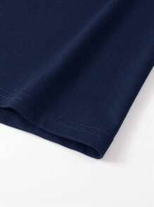 Manfinity Homme Men Solid Drop Shoulder Tee & Shorts For Summer Vacation, Two Pieces Set, Cozy Outfits - Navy Blue - View 3