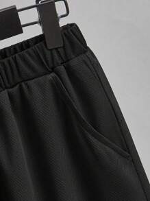 SHEIN Leap Crew 青少年男孩字母圖形拼色條紋修飾2合1短袖t恤和短褲組合 - 黑色 - 查看 4