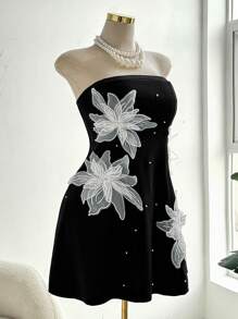 SHEIN Clasi 大码紧身胸衣串珠花卉刺绣修身黑色连衣裙 - 黑色 - 查看 3