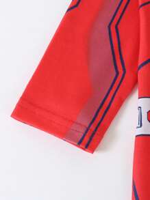 SHEIN 年轻男孩时尚酷炫图案印花斗篷背长袖连体衣，适合摆姿势、设计、时尚服装 - 紅色 - 查看 7