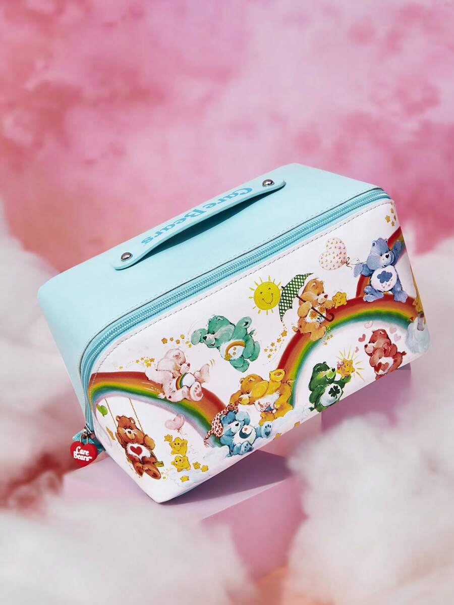 SHEIN X Care Bears 1 Peça Bolsa de Cosméticos de Capacidade Grande com Zíper, Pode Ser Desdobrada Plana, Material de Couro PU com Estampa de Urso Cartoon, Pode Ser Usada Como Bolsa de Cosméticos, Bolsa Digital, Bolsa de Armazenamento de Pequenos Itens, Com Compartimentos Independentes, Pode Ser Usada Para Viagens, Passeios, Trajetos - Azul bebê - Visão 1