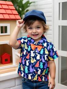 SHEIN Camisa de manga corta para niño bebé con cuello de pajarita y estampado de conejito de color contrastante