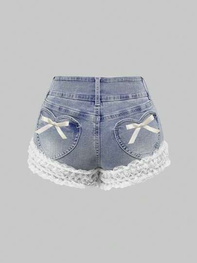 Kawaii Short en jean casual pour filles avec détails de dentelle contrastés, poche en forme de cœur et décoration de nœud