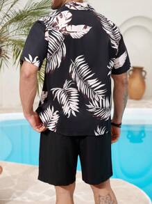 ResortEase Conjunto de Camisa e Shorts Casuais com Estampa Tropical para Homens Plus Size - Preto - Visão 2