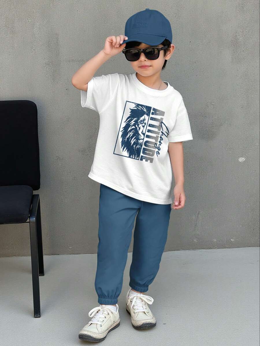 SHEIN 2件套男童夏季休闲狮子印花T恤和裤子套装 - 藍白色 - 查看 1
