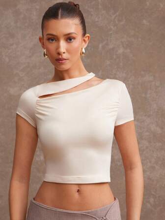 L'Amorae Asymmetrische Bluse mit ausgeschnittenem Rücken, minimalistisch & modisch, geeignet für den Sommer