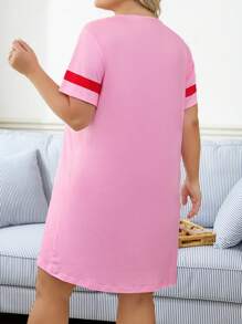 Heart & Smiling Face Printed Contrast Color Plus Size Nightgown, Short Sleeve - Multicolor - View 2