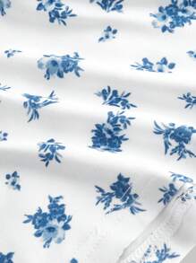 SHEIN MOD Top de tirantes azul y blanco con estampado floral diminuto vintage lindo para mujer, top con estilo - Azul y blanco - Ver 4