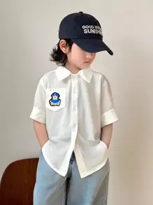 Kleine Jungen Niedliches, detailliertes Hemd mit Bärenmotiv, Manschettentasche und Revers, kurzärmelig, zum Zuknöpfen, einfarbig, vielseitig einsetzbar, geeignet als Kinder-Outfit. Kleidungsset geeignet für Geburtstagsfeiern, Partys, Aufführungen, Hochzeiten, Taufen, Schuleinführungen, Alltagskleidung, Schulkleidung, Reisen, Sport, Frühling und Sommer.