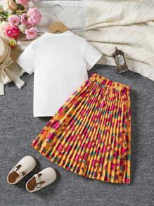 2pcs/Set Young Girls Funny Cute Girl Print T-Shirt And Rose Print Pleated Long Skirt Outfit. The Long Skirt Features An Elegant Rose All-Over Print Design And Pleated Details, Adding Depth And Movement. The Long Skirt Design Elevates The Outfit With A Graceful Vibe, Suitable For Various Occasions Like Daily Wear, Family Gatherings Or Special Events.