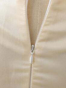 1 Stück Mädchenkleid mit eleganten langen Ärmeln, knöchellang, mit Taillengürtel und Blumen-Verzierung, aus Satin, für Frühling/Sommer