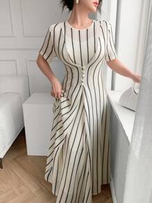 Feyla Vestido feminino elegante com listras e cintura franzida, adequado para deslocamento diário - Preto e Branco - Ver 2